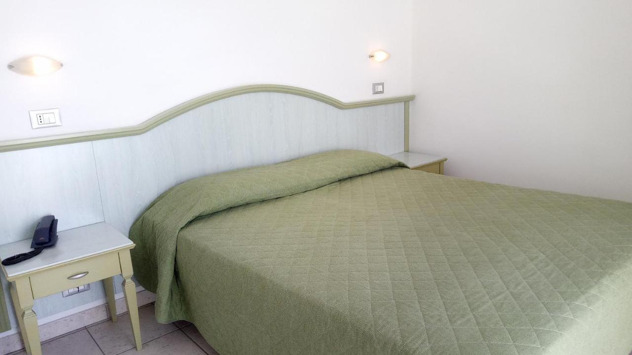 Hotel Philadelphia Cattolica Esterno foto