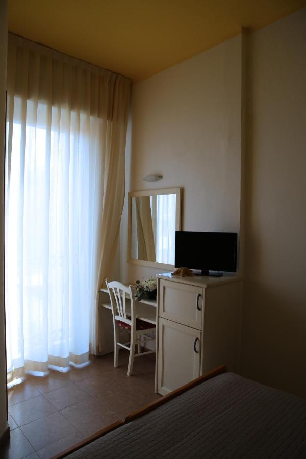 Hotel Philadelphia Cattolica Esterno foto