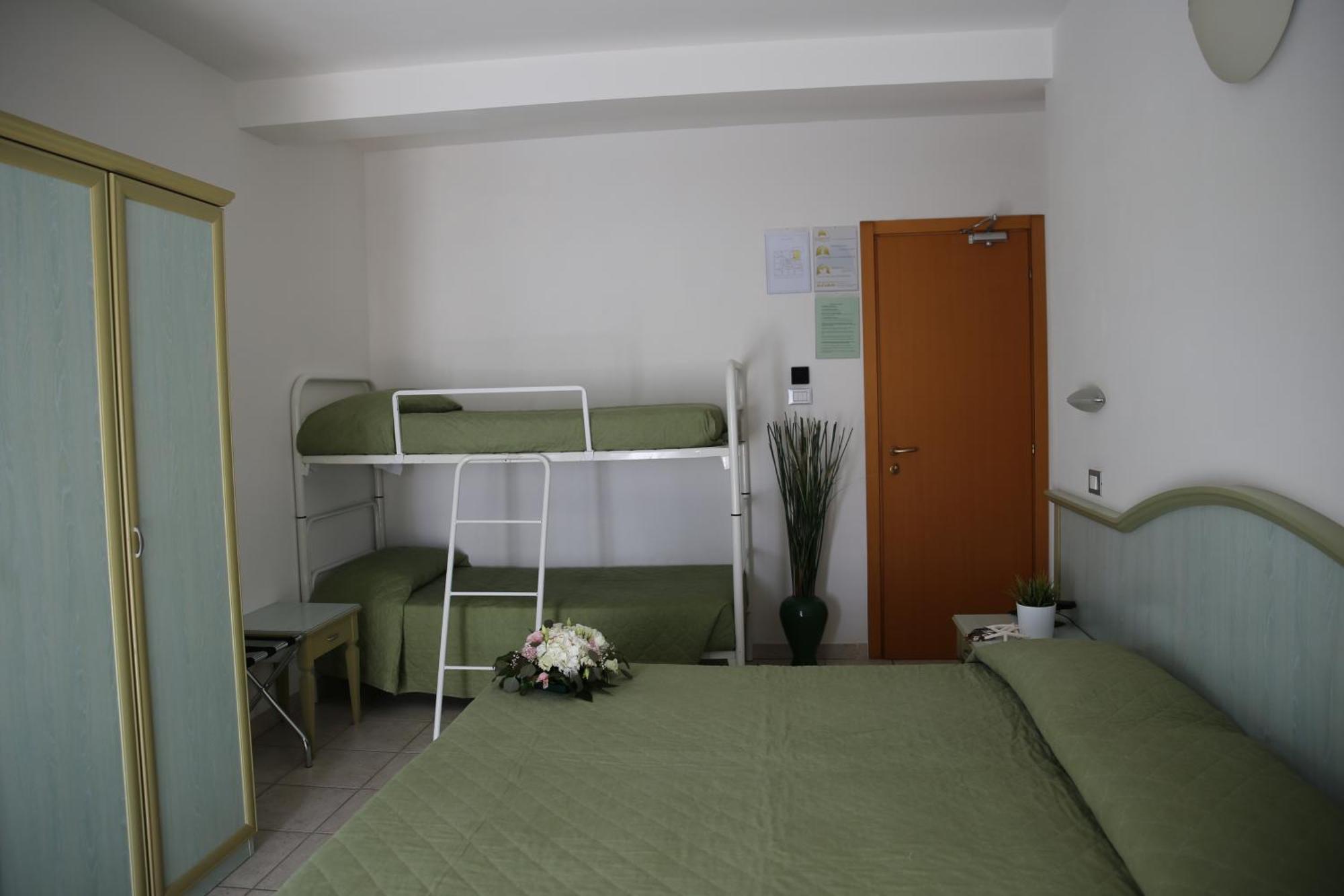 Hotel Philadelphia Cattolica Camera foto